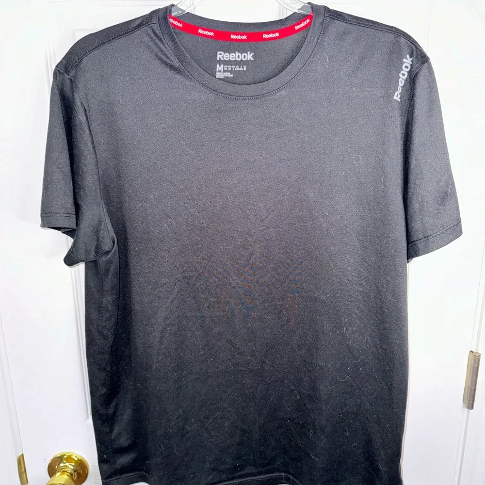 2 Reebok tshirts - Picture 1 of 4